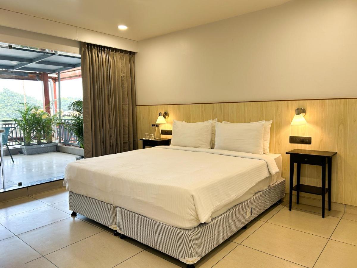 Antarim Express Hotel Bharuch Eksteriør billede